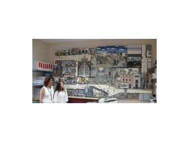 Sally Wood cedeix una obra a l'Ajuntament