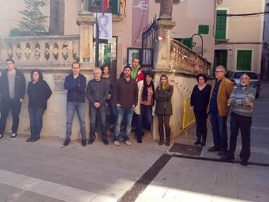 Minut de silenci a l'ajuntament