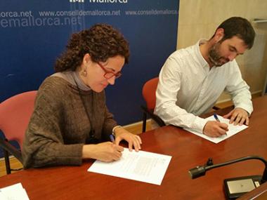 Signat el Conveni d'Ajuts Familiars de Greu Necessitat (UGN)