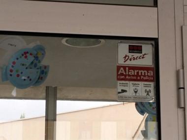 Instal·lació d'alarmes al col·legi Mestre Colom