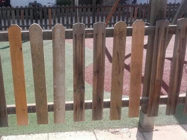 Condicionament de l'àrea de jocs infantils de la plaça Rosa Colom