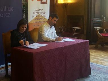 Signat el conveni amb l'Agència de Protecció de la Legalitat Urbanística i Territorial de Mallorca