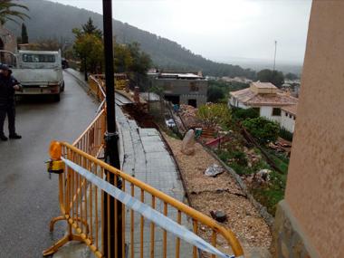 La pluja provoca un despreniment al camí de ca s'Hereu