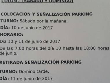 El pati de l'escola habilitat per aparcament