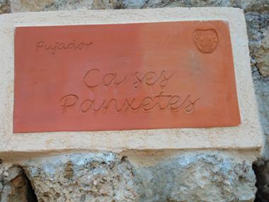 Sis plaques més als pujadors de Bunyola