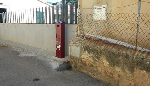 Instal·lades les papereres pipican