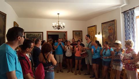 Recepció a l'Ajuntament del grup de ball El Segreny