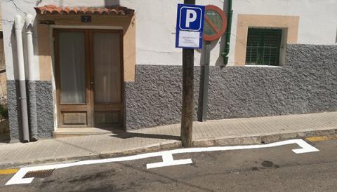 Habilitats dos aparcaments per motos al carrer Pare Cerdà