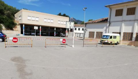 Restricció d'aparcament a l'escola
